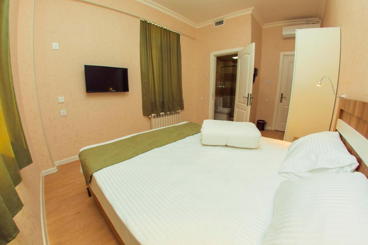 Alfa Hotel Baku Bagian luar foto