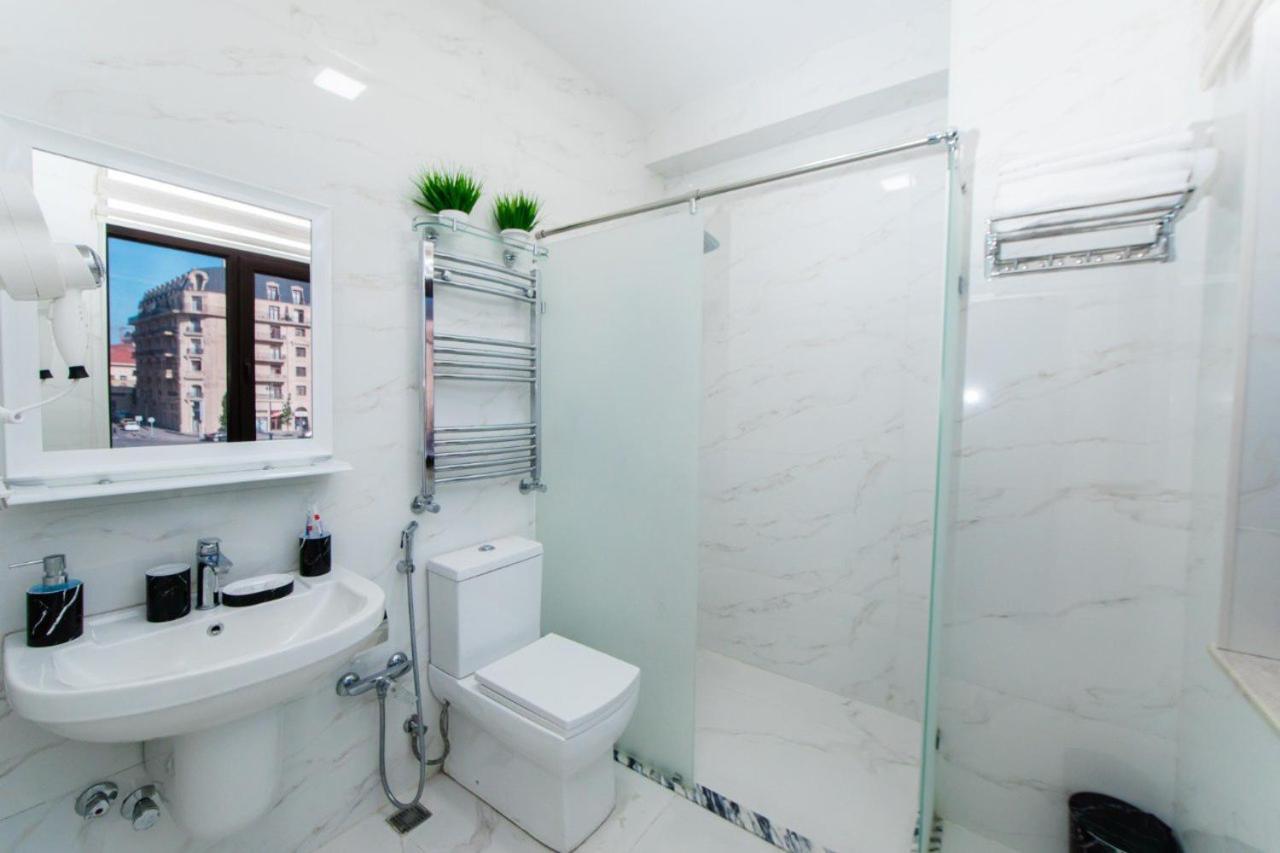 Alfa Hotel Baku Bagian luar foto