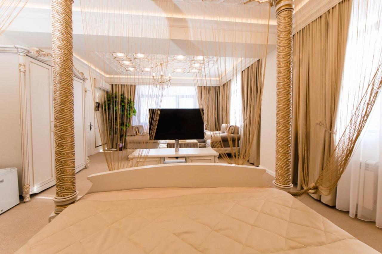 Alfa Hotel Baku Bagian luar foto