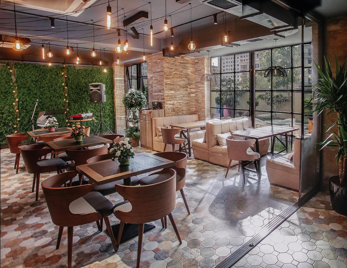 Alfa Hotel Baku Bagian luar foto